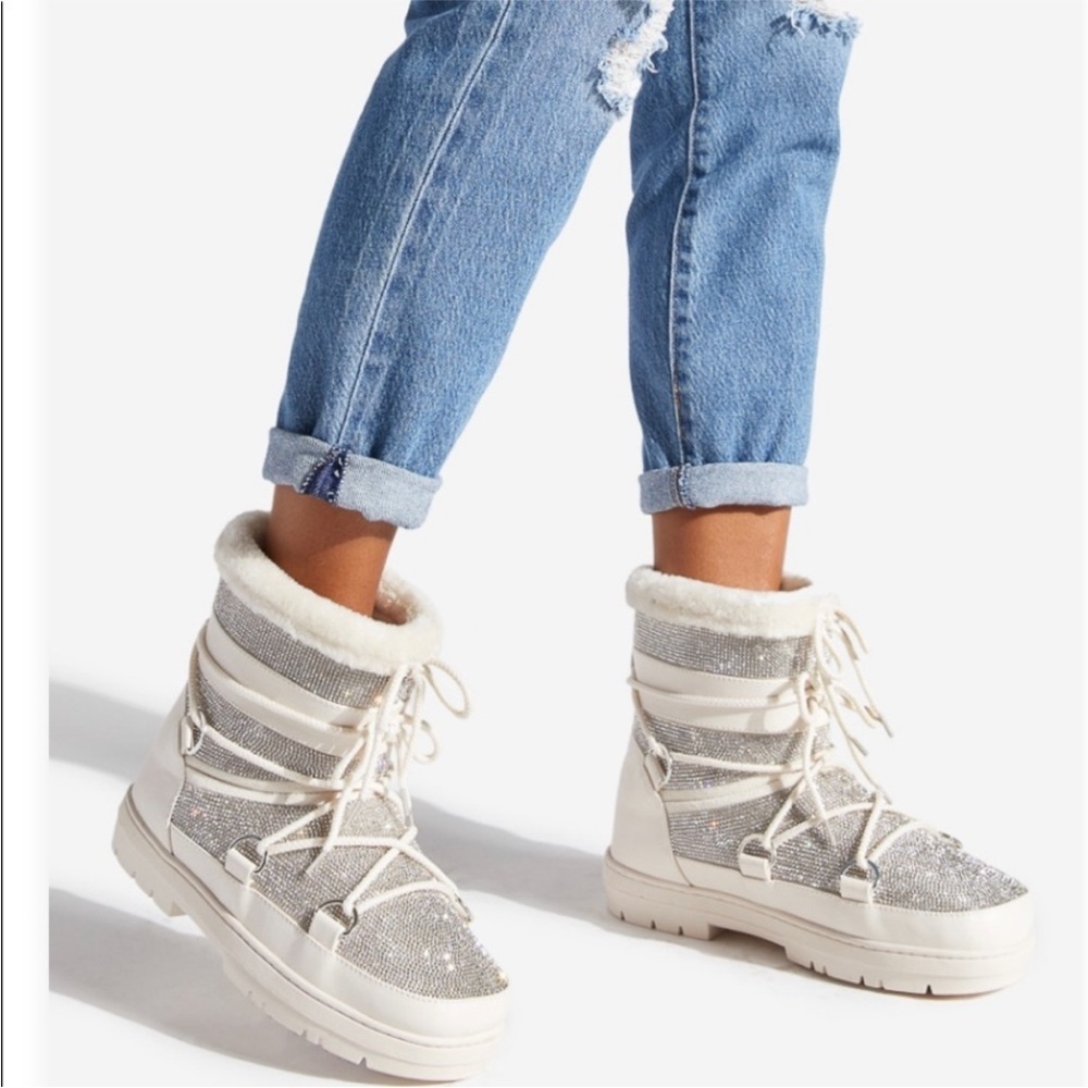 Shoedazzle LONDIN White & Silver Sequin Fur Lined Ankle Boots - Size 6